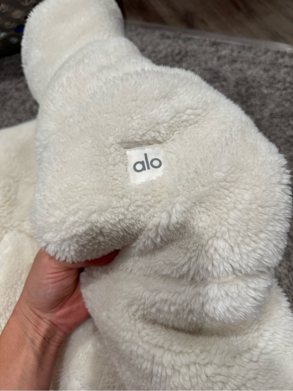 Alo Plush Sherpa Jacket - Cream - Picture 6 of 7